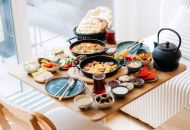 Gemütlich sitzen und speisen in Minel’s Cafe